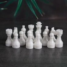 Load image into Gallery viewer, white and marinara chess pieces and chess board