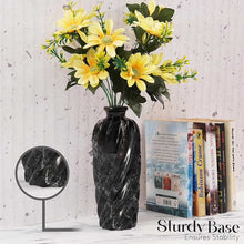 Load image into Gallery viewer, Cross Line Vase
